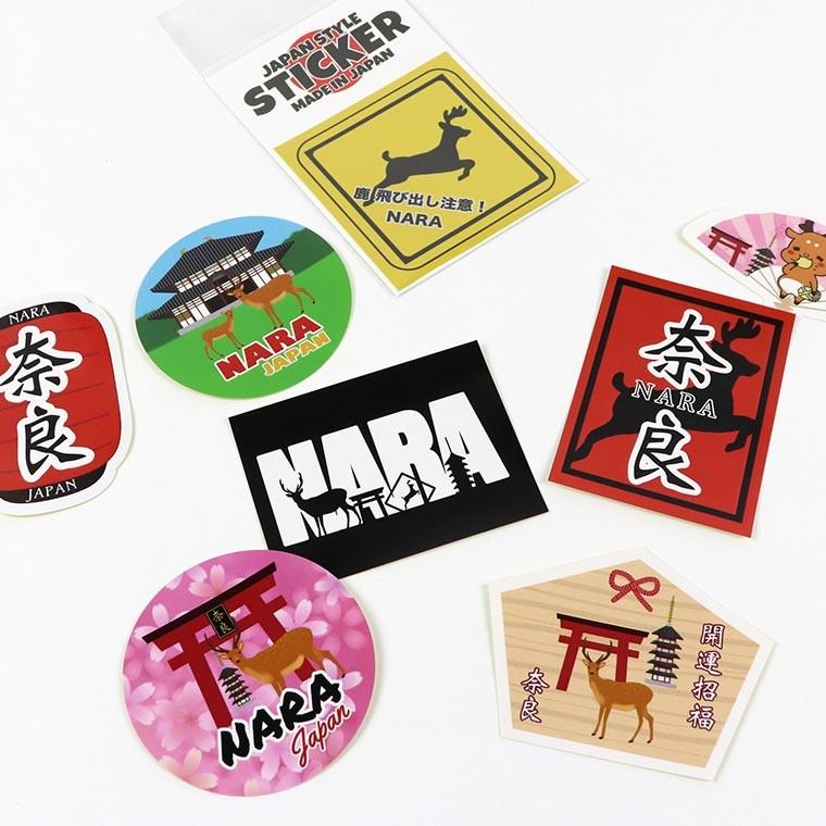 奈良のおみやげ ジャパンスタイルステッカー 四角 鹿飛び出し注意 75mm