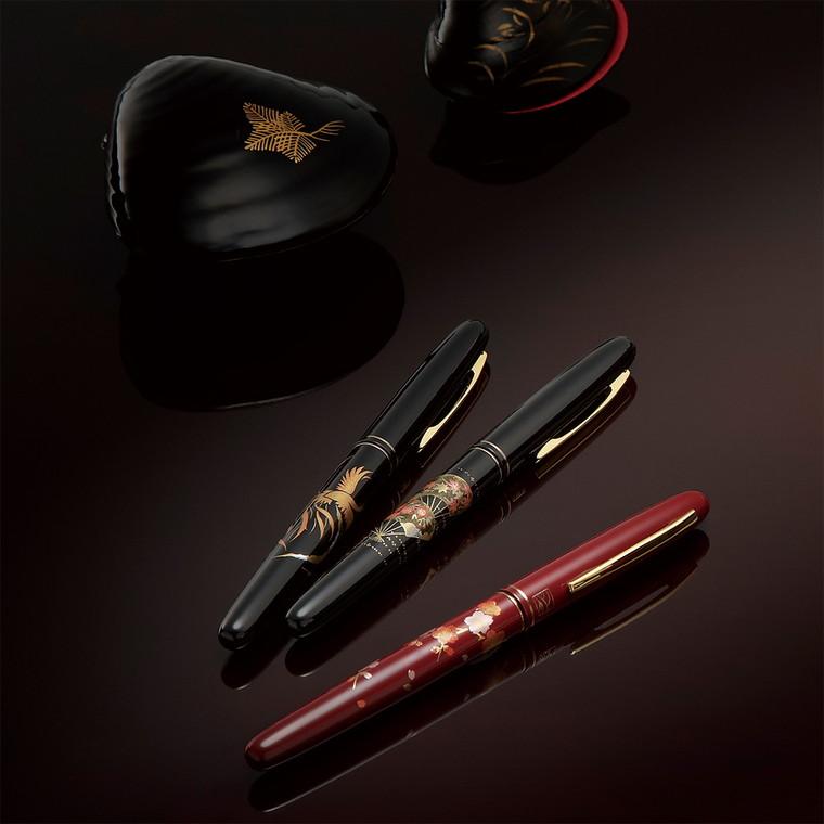 くれ竹 万年毛筆 蒔絵物語 含綬鳥 黒 1個入 DU185-915【ゆう