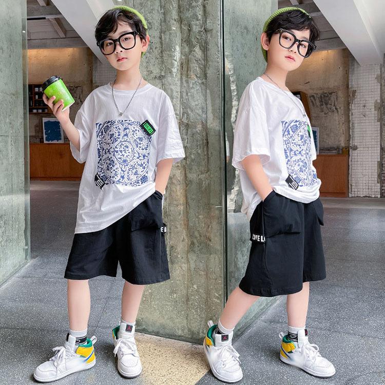 韓国子供服 セットアップ オシャレ 男の子 ボーイ 2点セット 上下セット 半袖 Tシャツ カッコイイ ハーフパンツ 半ズボン カジュアル 通学 七五三 2色 新着
