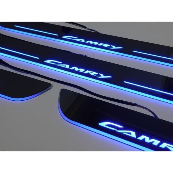 新品未開封です CAMRY カムリ50系70系 LEDスカッフプレート ホワイト・ブルー 流れる光で点灯 LEDステップ ライトランプ 前後4枚フルセット　一年保証！