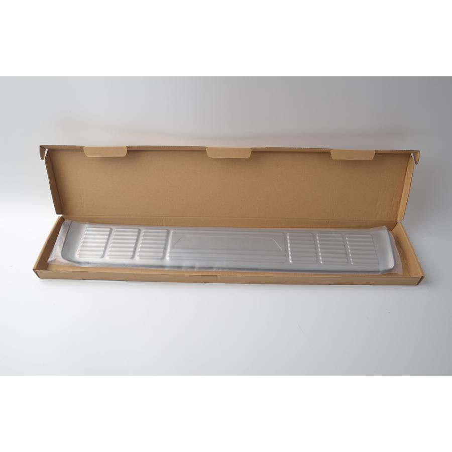 ハイエース 200系 パーツ ステンレス ステップガード リア