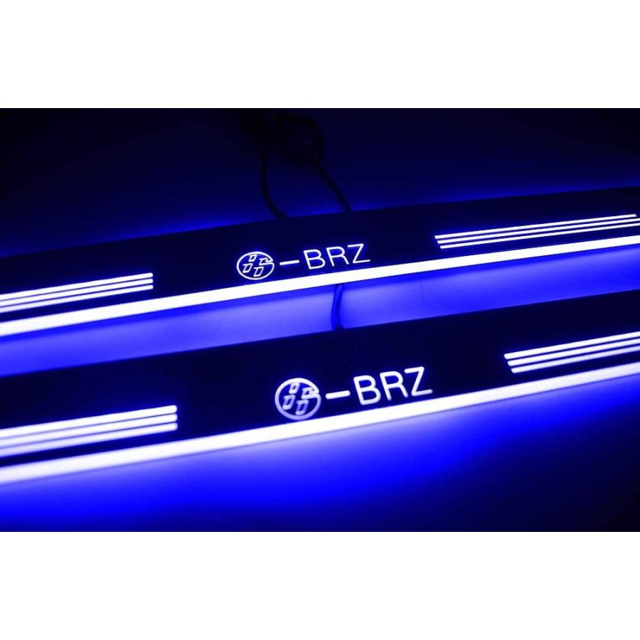 トヨタ86 スバルBRZ 専用設計LED流れるスカッフプレート白/青発光LED
