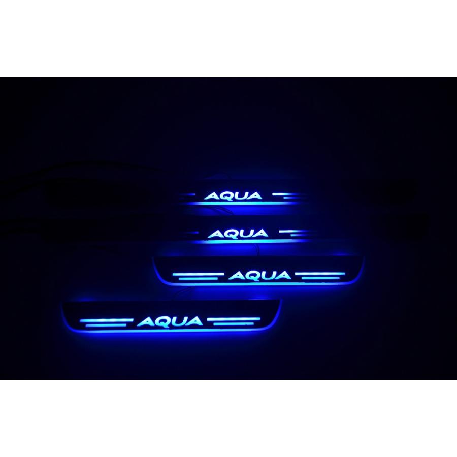 AQUA（アクア）LEDシーケンシャル スカッフプレート青光で点灯 内装パーツ イルミネーション 両面テープ付き 鏡面仕様4枚セット NHP10に｜endlessjapan-store｜03