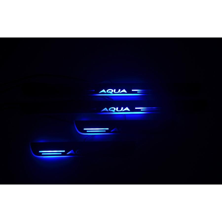 AQUA（アクア）LEDシーケンシャル スカッフプレート青光で点灯 内装パーツ イルミネーション 両面テープ付き 鏡面仕様4枚セット NHP10に｜endlessjapan-store｜04