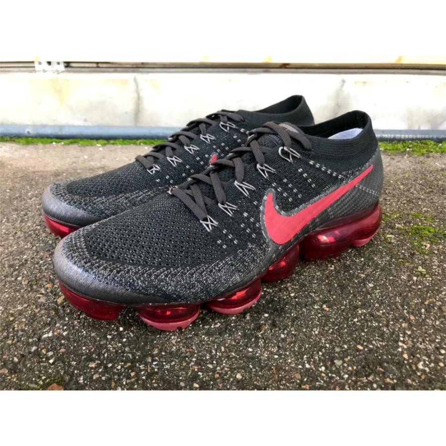 black and red vapormax flyknit