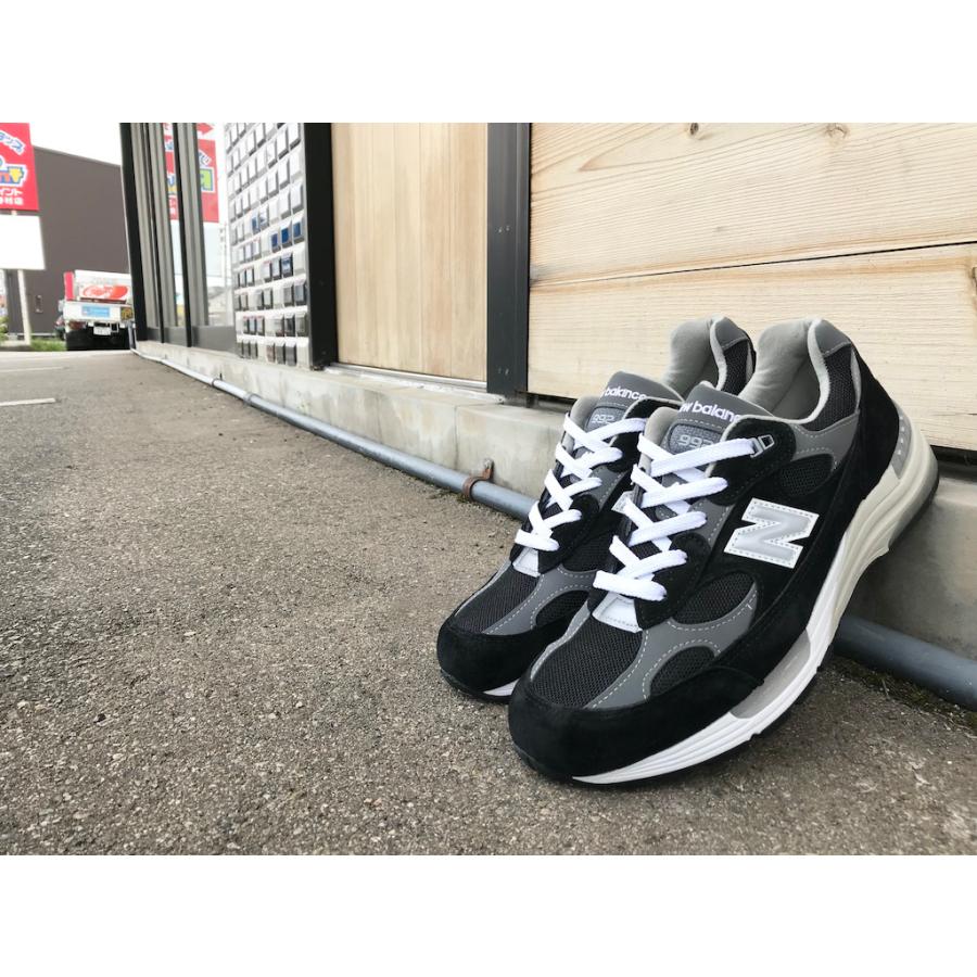 最安値級価格 美品 M992 EB 25cm ブラック 黒 ニューバランス