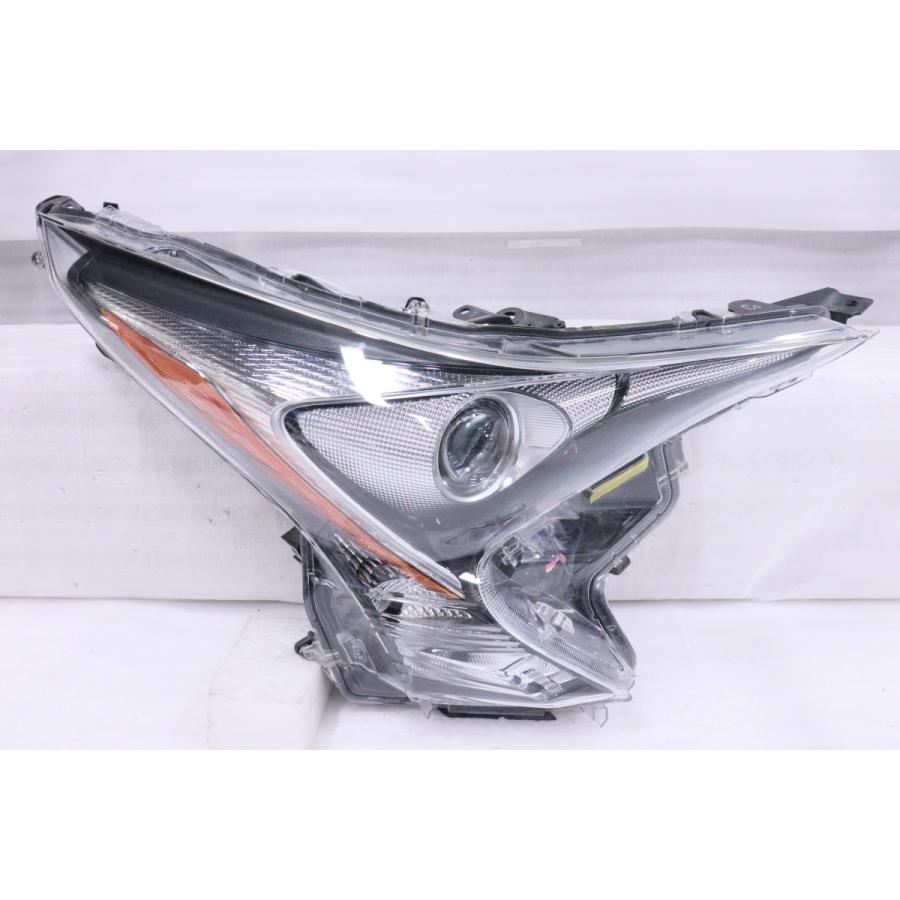 10-1370☆前期 LED ZVW50 プリウス☆右ヘッドライト KOITO 47-75 打刻  