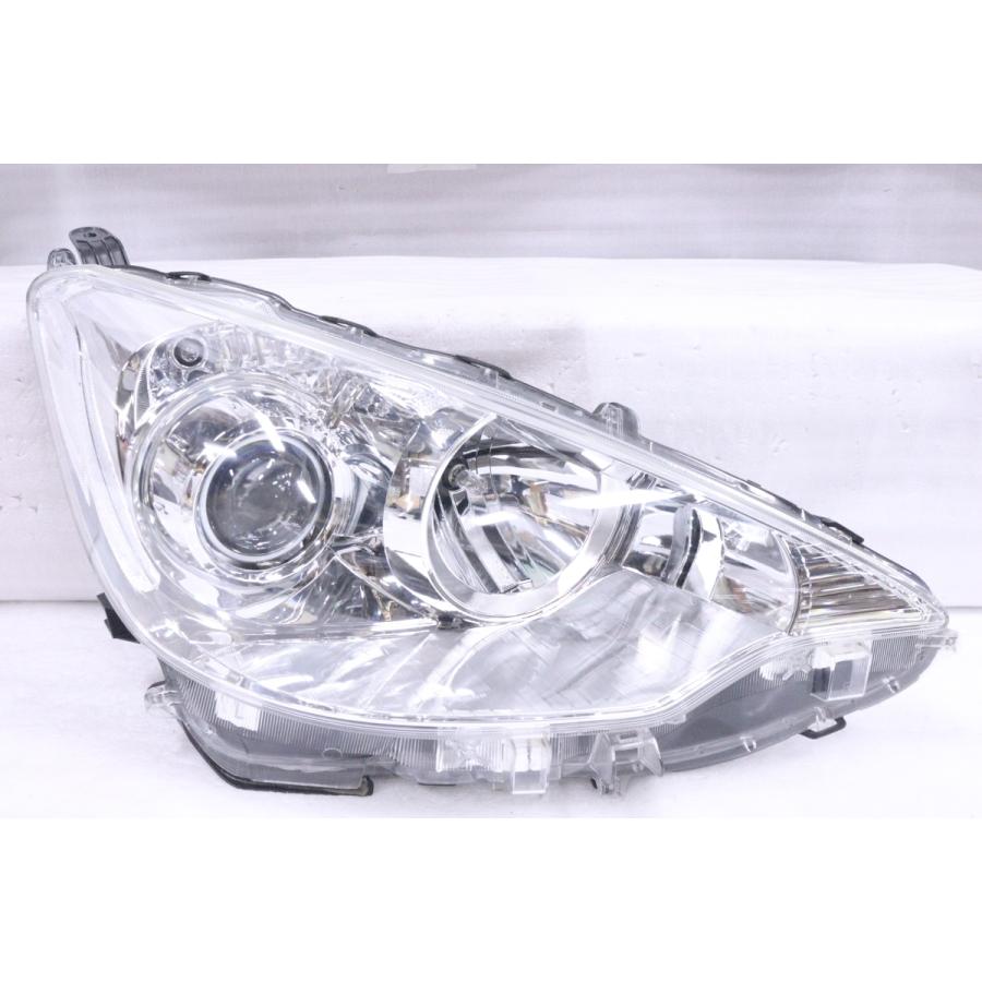 アクア NHP10 前期 ハロゲン 純正 右ヘッドライト/右ヘッドランプ