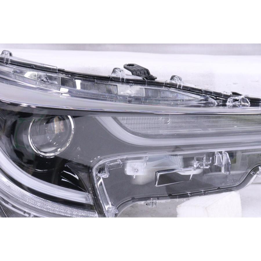 NRE210H　トヨタ　カローラ　スポーツ　ヘッドライト カローラ 10-2589☆美品☆LED NRE210H カローラスポーツ☆右