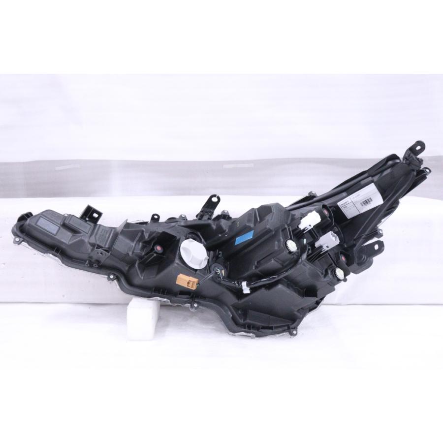 NRE210H　トヨタ　カローラ　スポーツ　ヘッドライト カローラ 10-2589☆美品☆LED NRE210H カローラスポーツ☆右