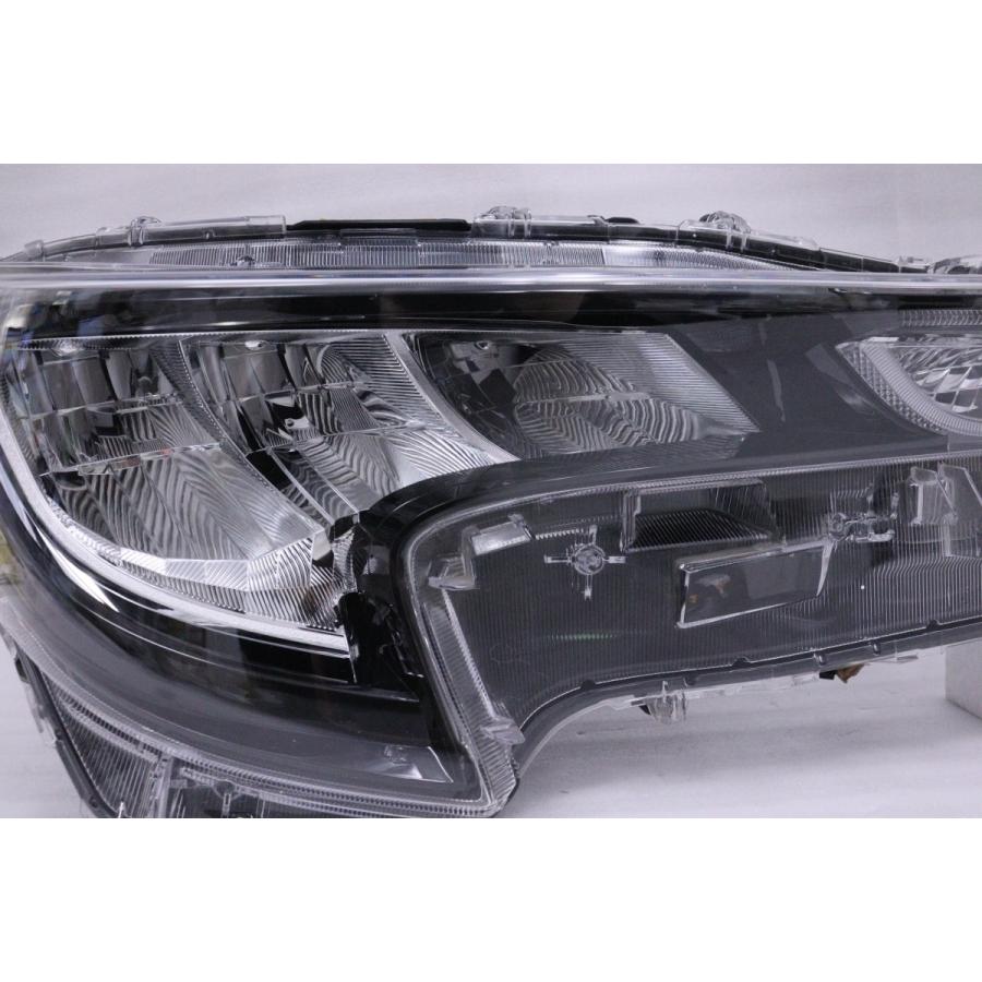 カローラ 13-1960☆美品 LED NRE210H カローラスポーツ HV☆右ヘッド