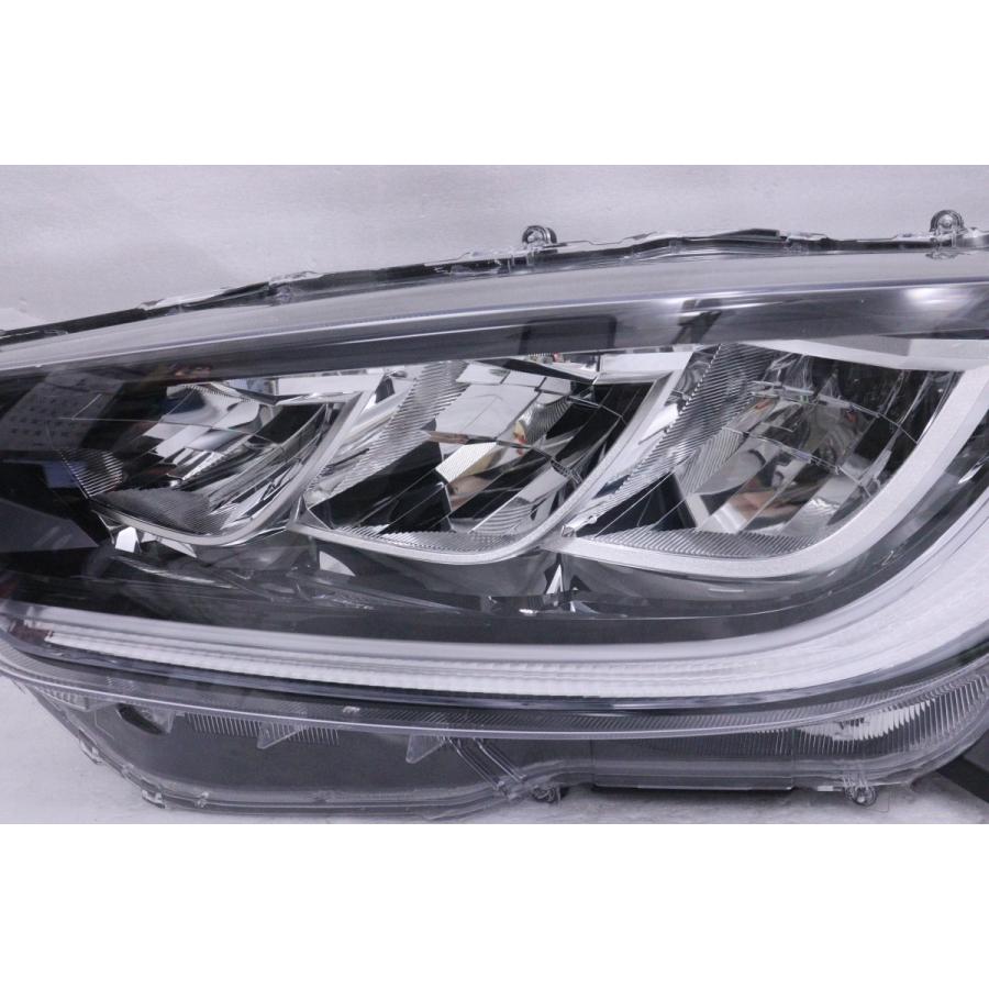 トヨタ（TOYOTA） 14-915☆美品☆LED MXPA10 ヤリス☆左ヘッドライト