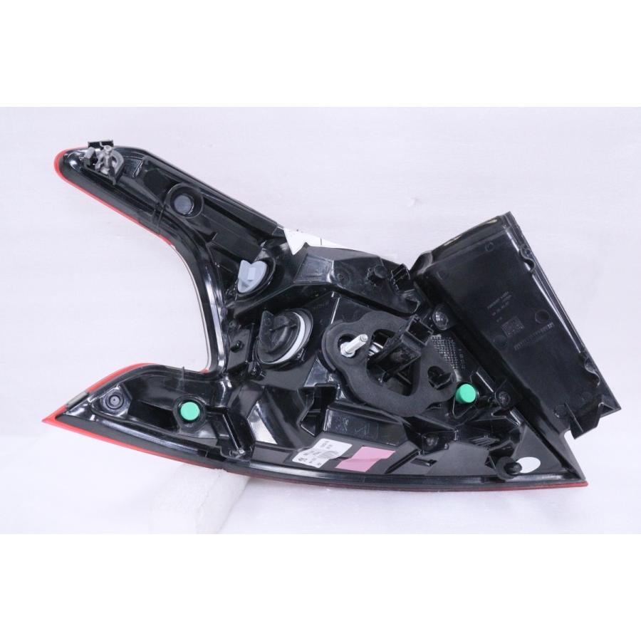 PEUGEOT（プジョー） 16-71☆美品☆LED T9 プジョー308☆右テール