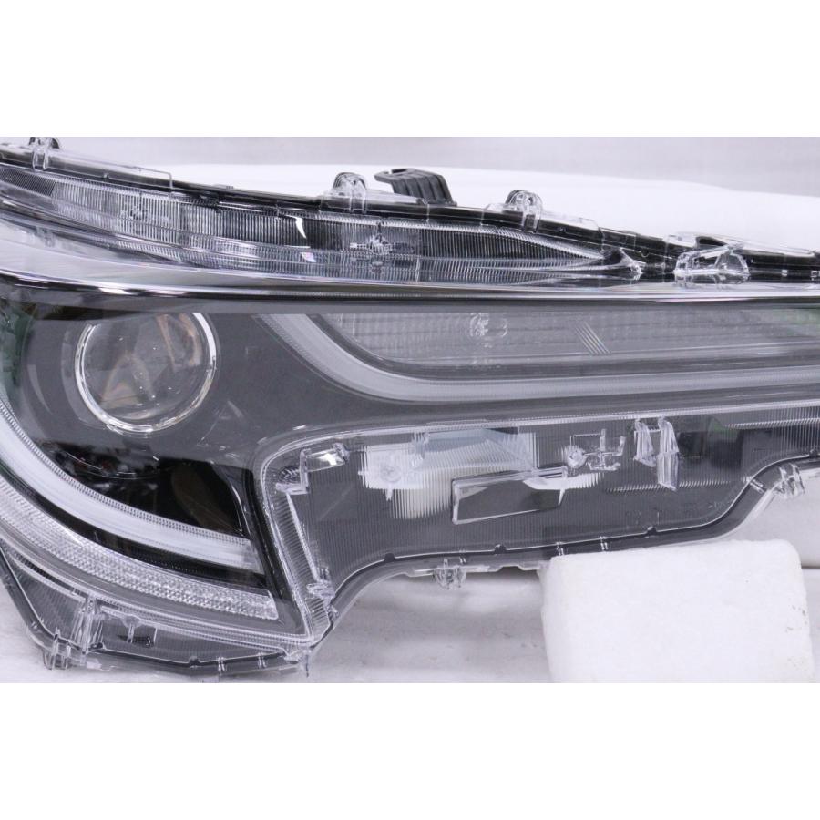 カローラ 17-411☆【値下】美品☆LED NRE210 ツーリング HV☆右ヘッド 
