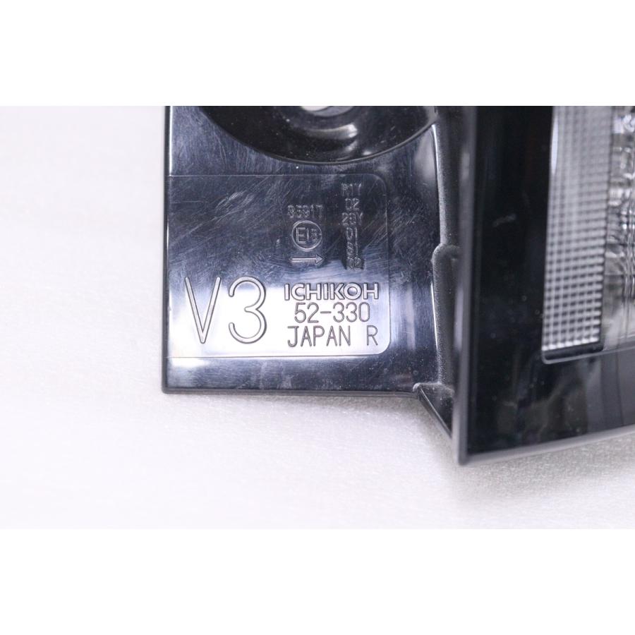 トヨタ（TOYOTA） 17-825☆美品☆LED MXPB10 ヤリスクロス☆右テール