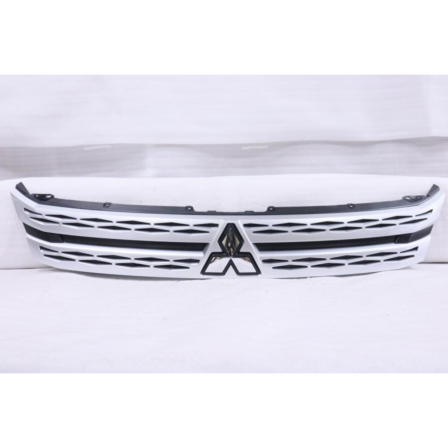 デリカd5 純正アクセントパネルパール杢新車外し品