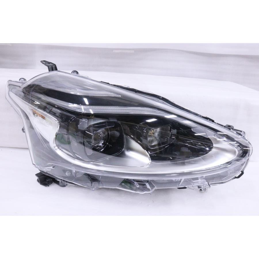 シエンタ(車) 19-3058☆美品☆後期 LED NSP170G シエンタ☆右