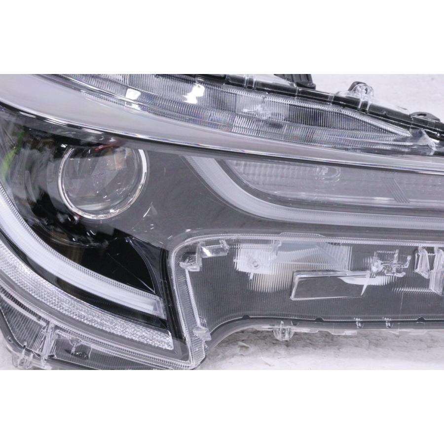 NRE210H　トヨタ　カローラ　スポーツ　ヘッドライト カローラ 19-855☆美品☆LED NRE210H カローラスポーツ☆右ヘッド