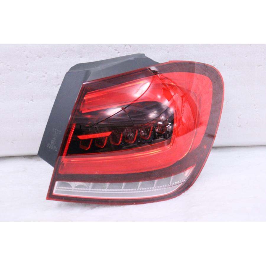Mercedes-Benz 1X-1478☆美品☆LED W177 Aクラス☆右テール