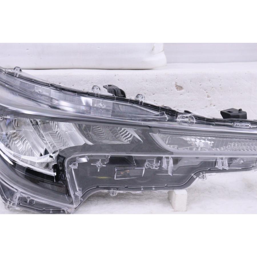 カローラ 1X-2133☆美品 LED ZRE212 ツーリング☆右ヘッドライト