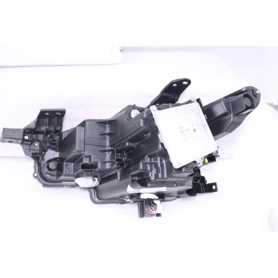 マツダ（Mazda） 1X-213☆美品 LED BP8P BPEP マツダ3 右ヘッドライト