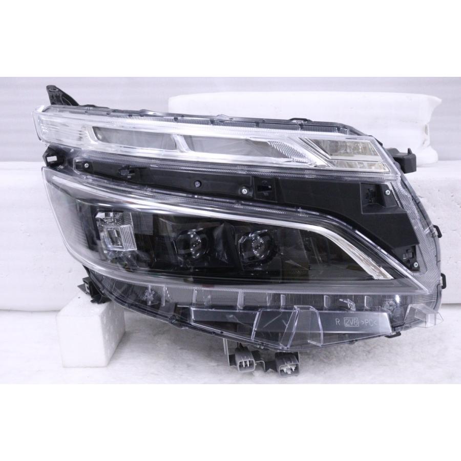 1X-2160☆美品☆後期 LED ZRR80W ZRR85W ヴォクシー☆右ヘッドライト