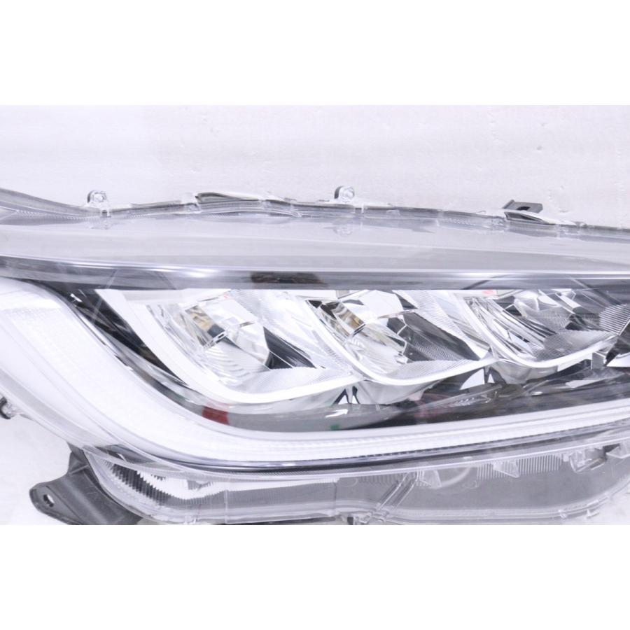 トヨタ（TOYOTA） 1Y-1999☆美品☆LED MXPA10 ヤリス☆右ヘッドライト