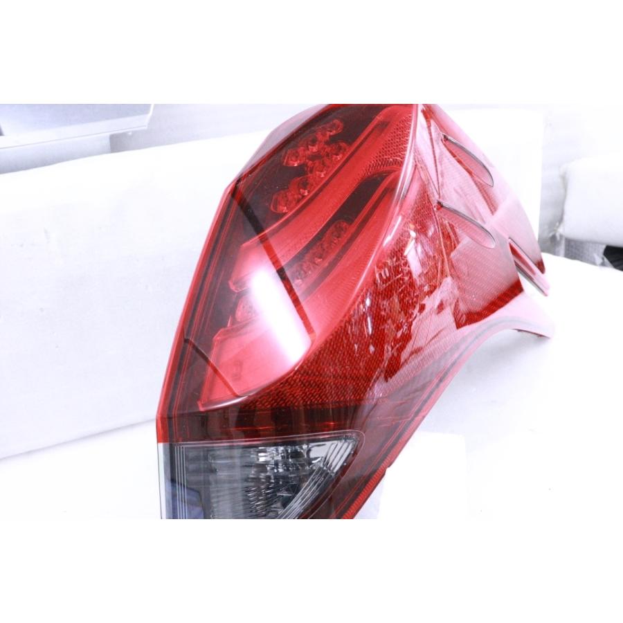 20-621☆美品 前期 LED 30 アルファード HV☆テールライト3点