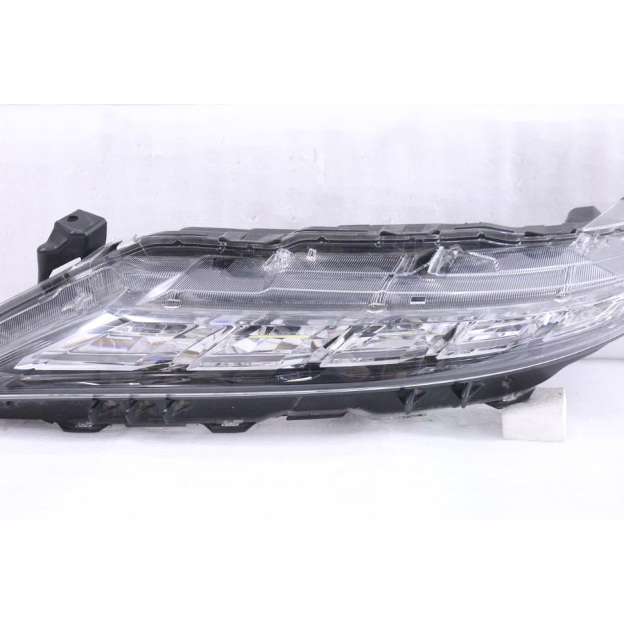 デリカd5　 左　クリアランスランプ 20-721☆美品☆後期 LED CV1W デリカD5☆左ポジションランプ KOITO 212