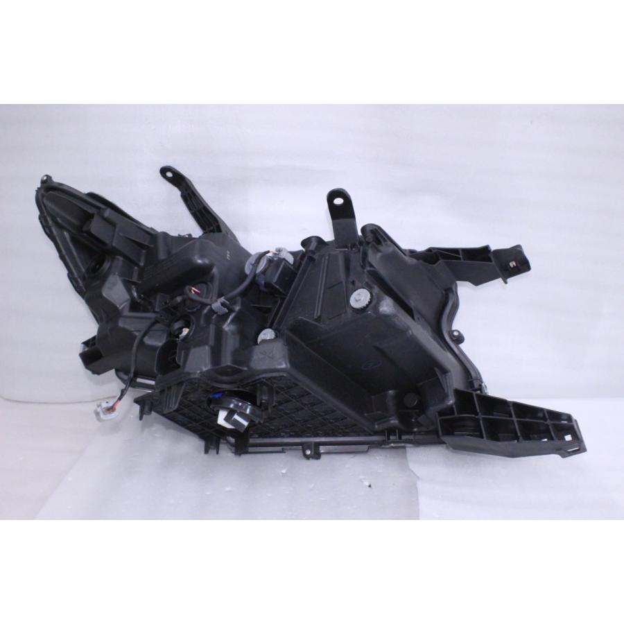 トヨタ（TOYOTA） 201-536-A☆美品 3型 LED☆TRJ150W ランクルプラド