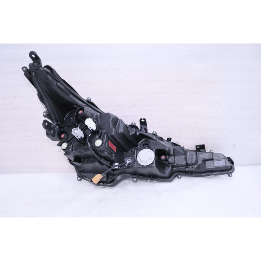 カローラ スポーツ ZWE211H ヘッドライト TOYOTA カローラ スポーツ ZWE211H ヘッドライト TOYOTA カローラスポーツ