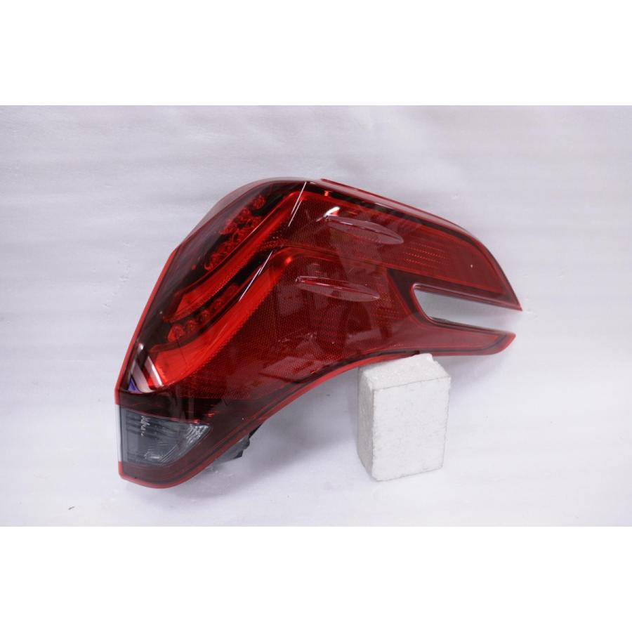アルファード 209-2212-1☆美品 前期 30 HV 右テールライト 58-68 打刻 