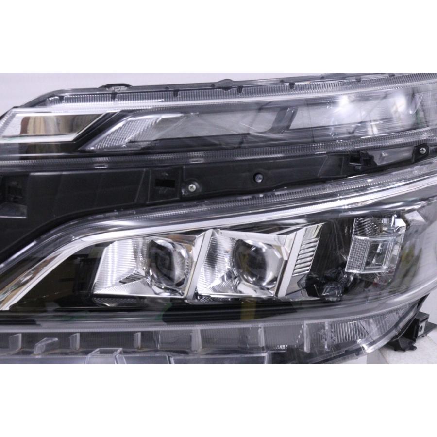 ヴォクシー 21-1595☆美品☆後期 LED ZRR80W HV☆左ヘッドライト ヴォクシー 21-1595☆美品☆後期 LED ZRR80W HV☆左ヘッドライト