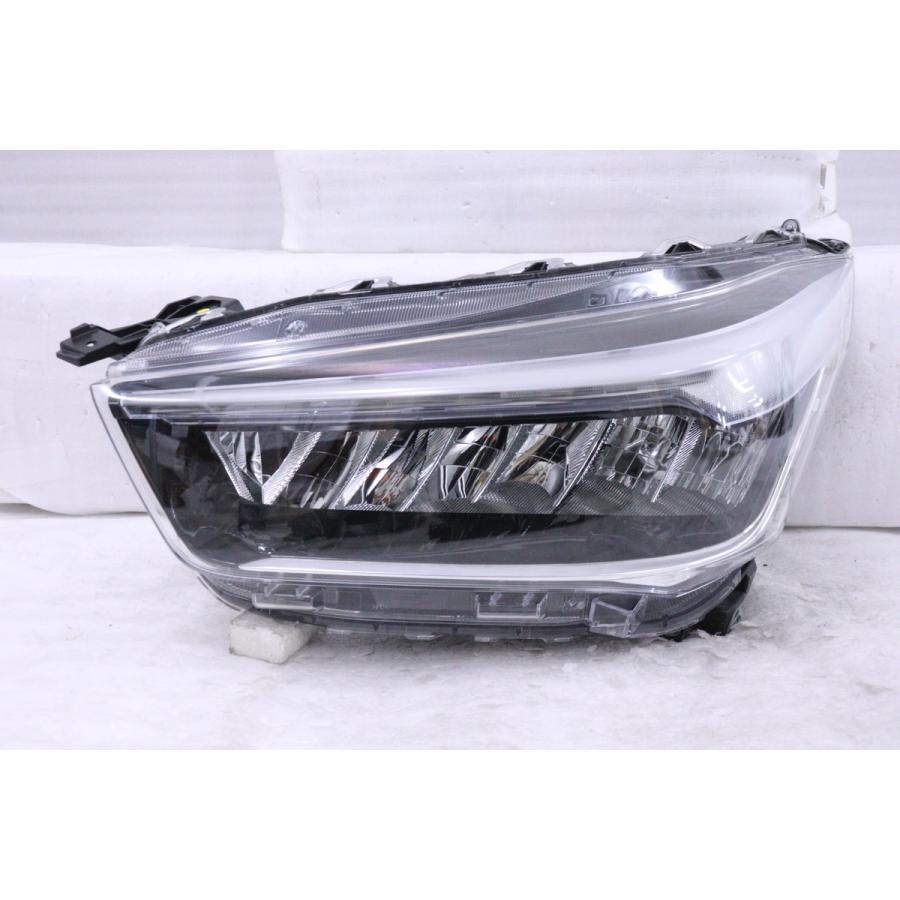 TOYOTA ライズ　純正ヘッドライト　左　A200A A210A トヨタ 純正 ライズ 《 A200A 》 左ヘッドライト P71000