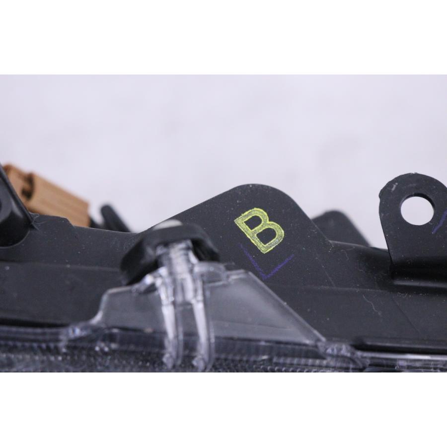 NRE210H　トヨタ　カローラ　スポーツ　ヘッドライト カローラスポーツ/210/NRE210H/NRE214H/ZWE211H 純正 右ヘッド