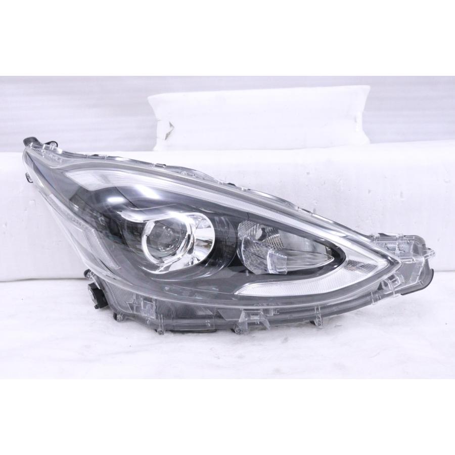 アクア 21-2234☆美品☆後期 LED NHP10 アクア☆右ヘッドライト KOITO