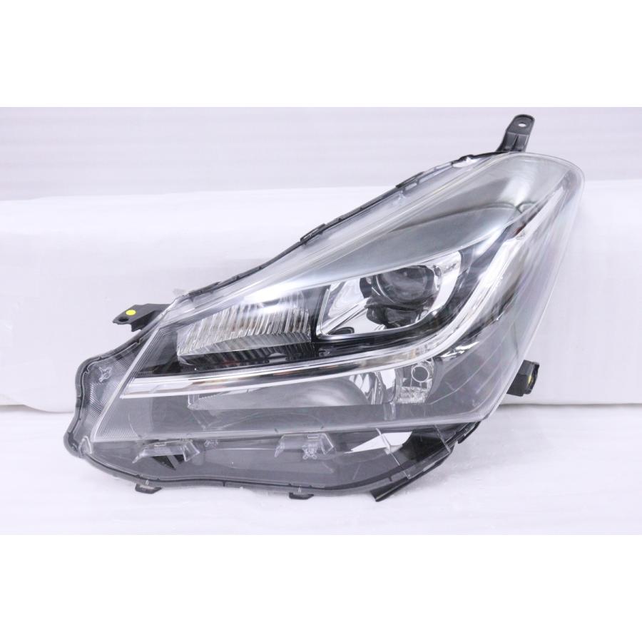 21-481☆美品☆中期 LED NCP131 ヴィッツ☆左ヘッドライト KOITO 52