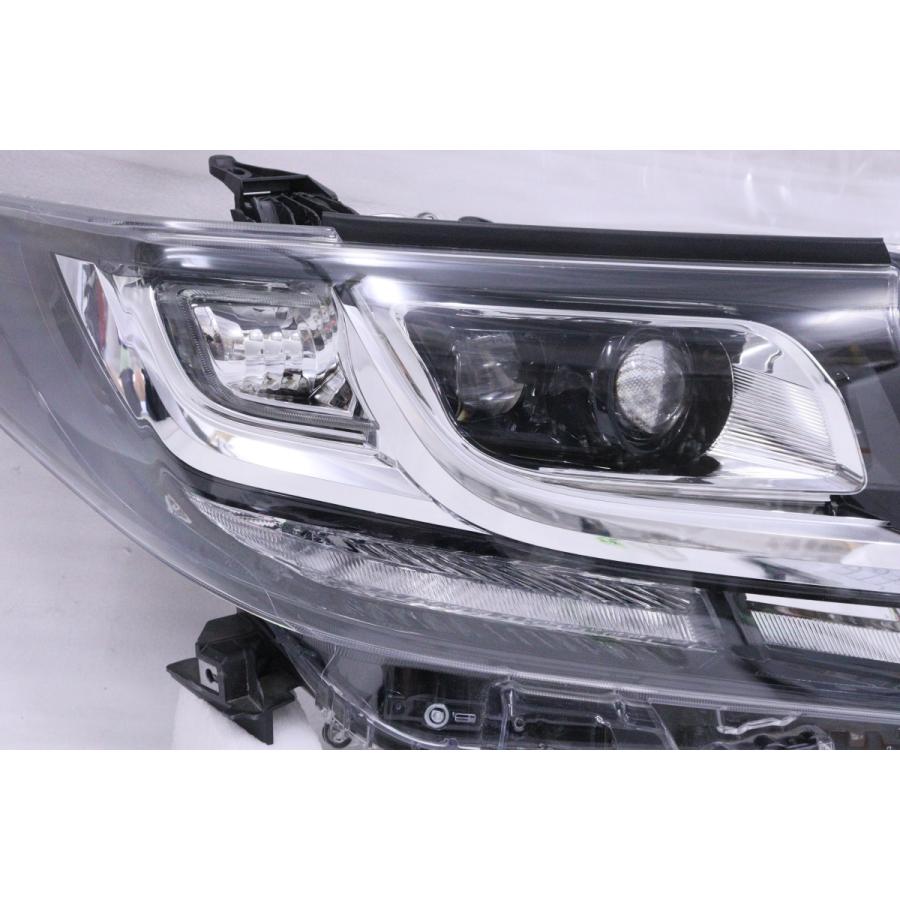 アルファード 2111426☆前期 LED AGH30W S SA☆右ヘッドライト