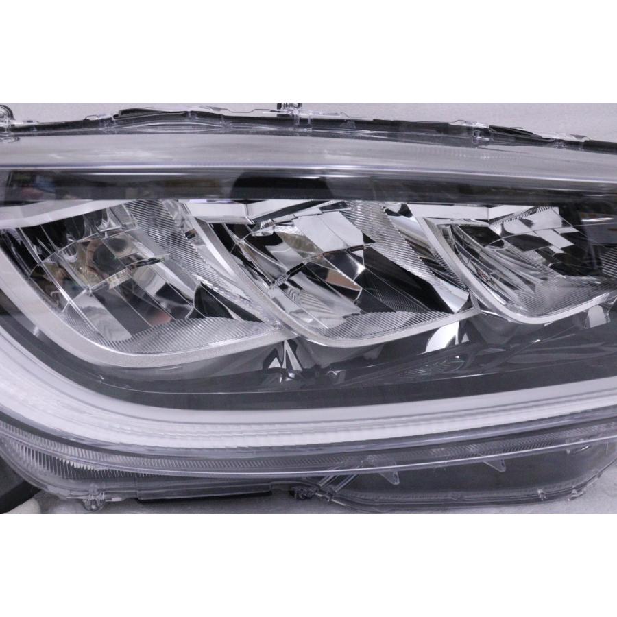 トヨタ（TOYOTA） 2111570☆美品☆LED MXPA10 ヤリス☆右ヘッドライト