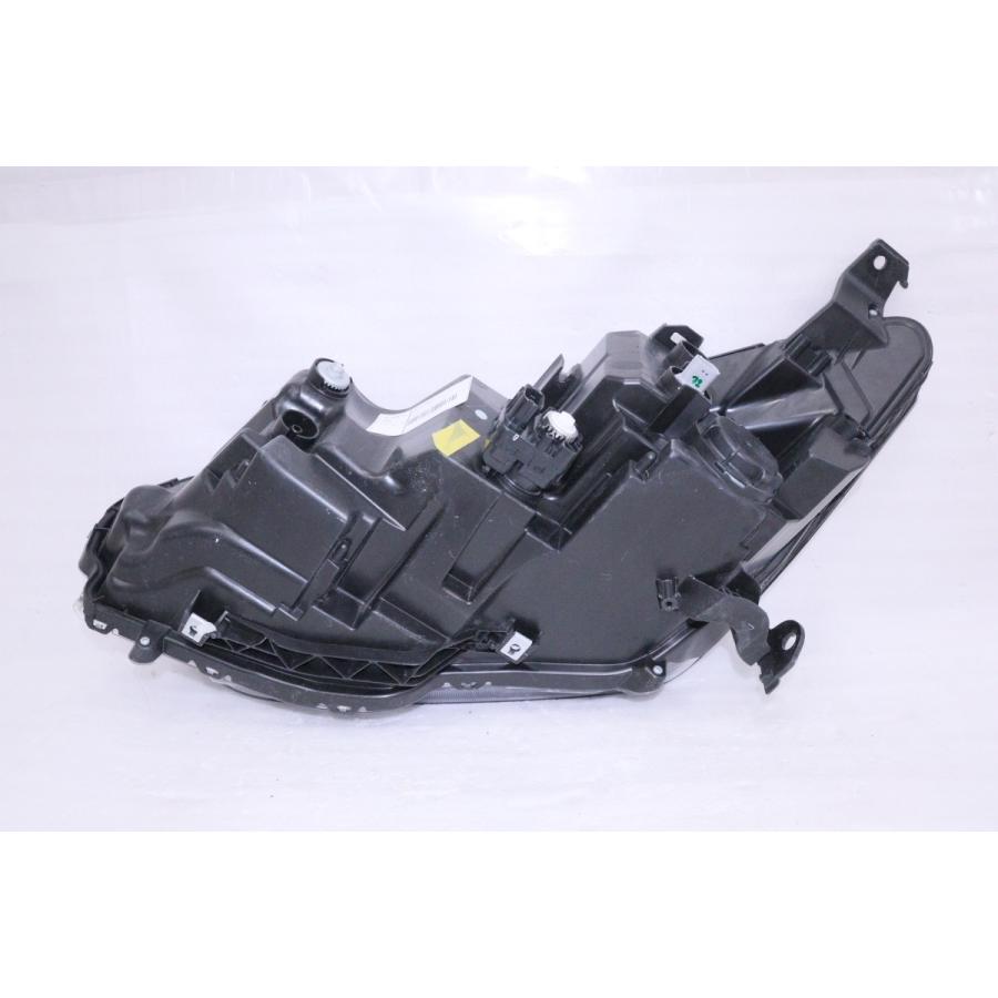 ホンダ（HONDA） 2112067☆後期 LED GM6 グレイス HV☆右ヘッドライト
