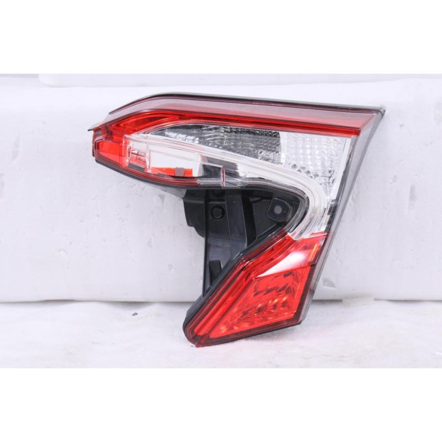 22-1632☆【値下】美品☆ZYX10 C-HR☆右テールライト 内側 KOITO 10 