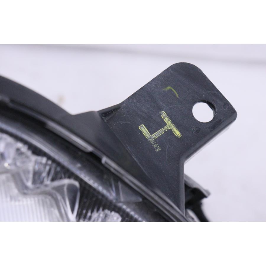 ハリアー 22-937☆後期 ZSU60W ハリアー☆右ヘッドライト KOITO 48-192