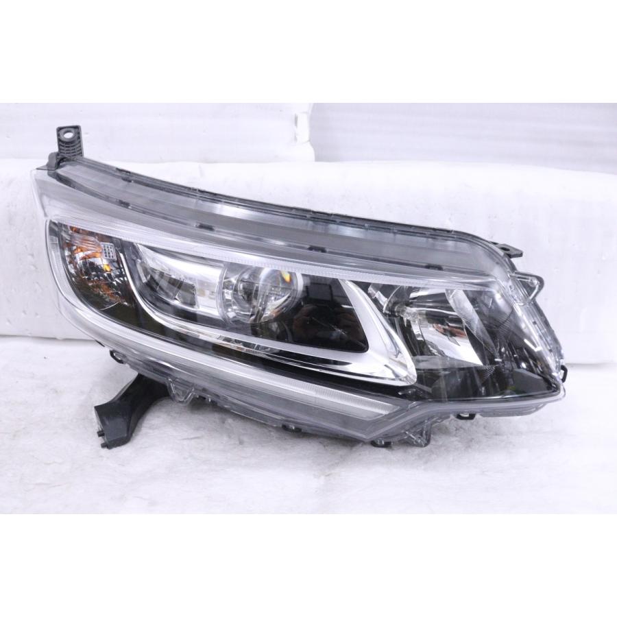 23-1337☆美品☆LED GB5 フリード☆右ヘッドライト STANLEY W2172 打刻