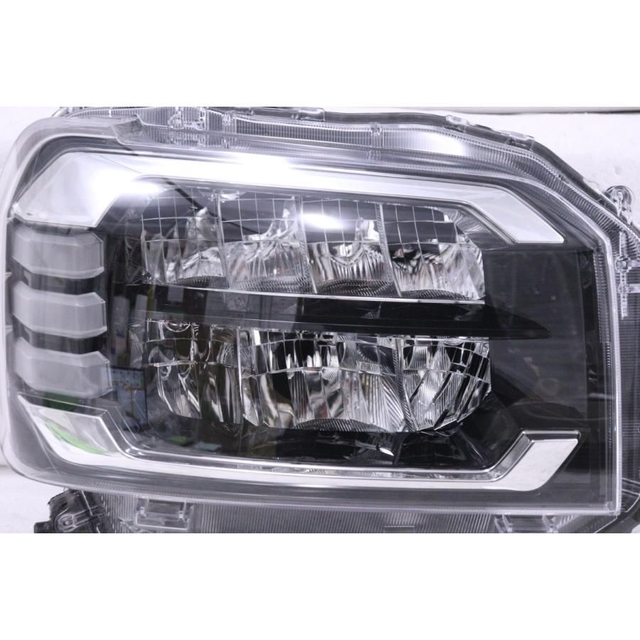 ダイハツタフトGターボ LA900S LEDヘッドライト 左右　新車外し ダイハツタフト右ヘッドライト ダイハツタフトGターボ（LA900S）LED