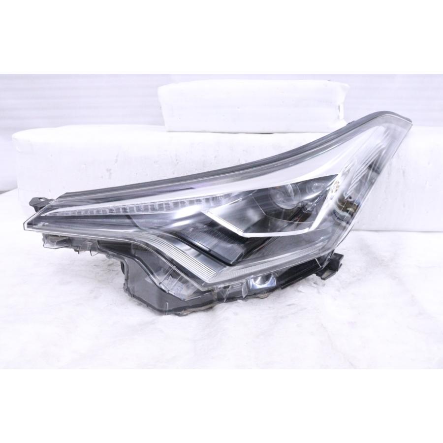 C-HR 23-2796☆中期 LED NGX10 C-HR☆左ヘッドライト KOITO 10-111 打