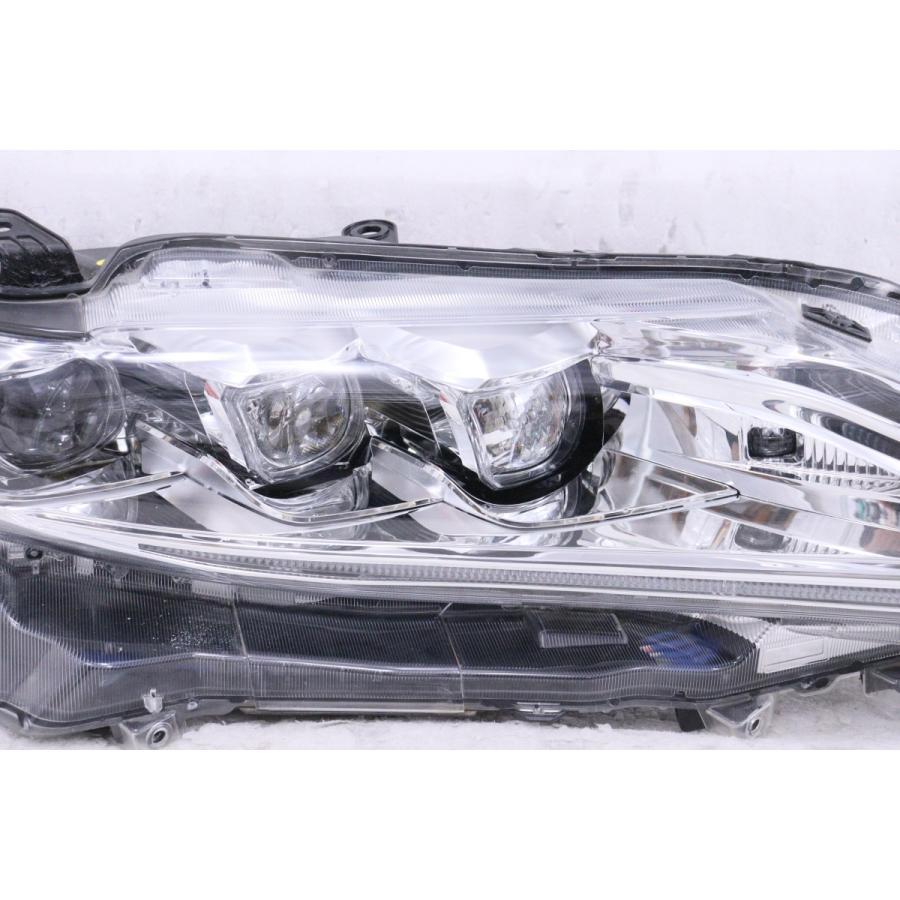 ZSU65 ハリアー　右ヘッドライト ハリアー 23-618☆美品 後期 ZSU60W ハリアー☆右ヘッドライト CVT/I