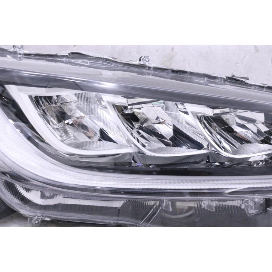 トヨタ（TOYOTA） 23-646☆美品☆LED MXPA10 ヤリス☆右ヘッドライト