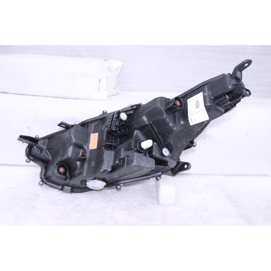 トヨタ（TOYOTA） 23-646☆美品☆LED MXPA10 ヤリス☆右ヘッドライト