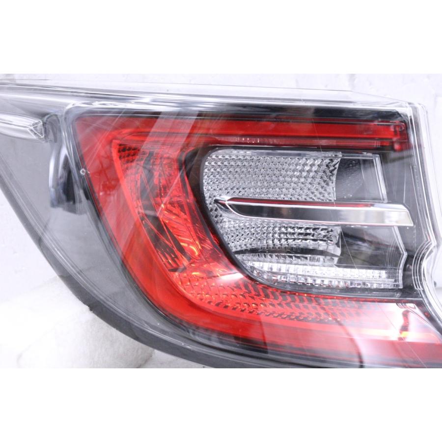 カローラ 23-792☆美品☆LED NRE210H カローラスポーツ☆左テール