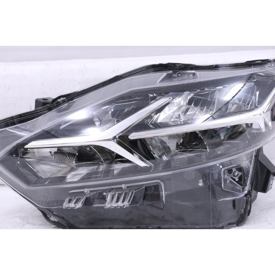 日産 デイズ　ハイウェイスター　右　ヘッドライトB44W/B45W 日産（NISSAN） 24-1258☆【値下】美品☆LED B44W デイズ ハイウェイ